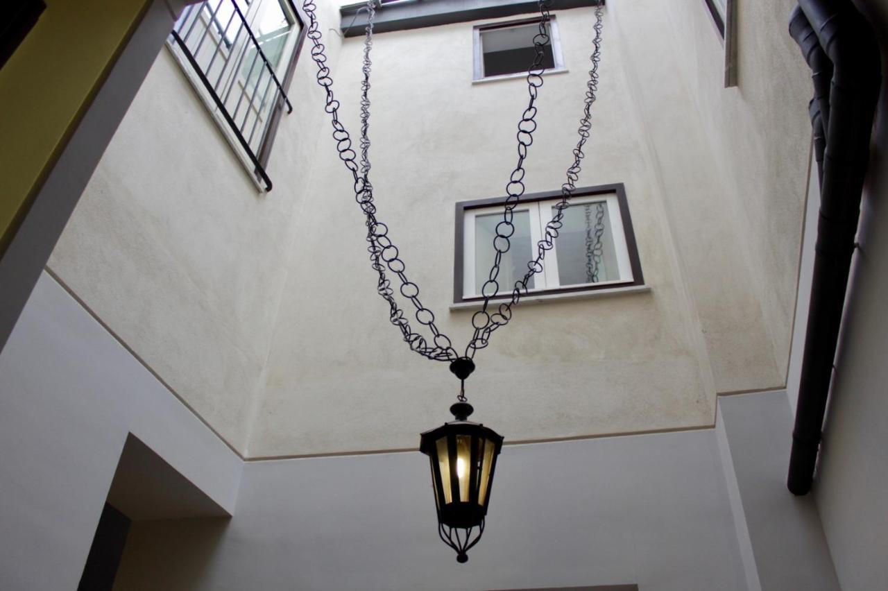 Vucciria 57 Locazione Turistica Nel Cuore Pulsante Della Movida! Apartment Palermo Luaran gambar