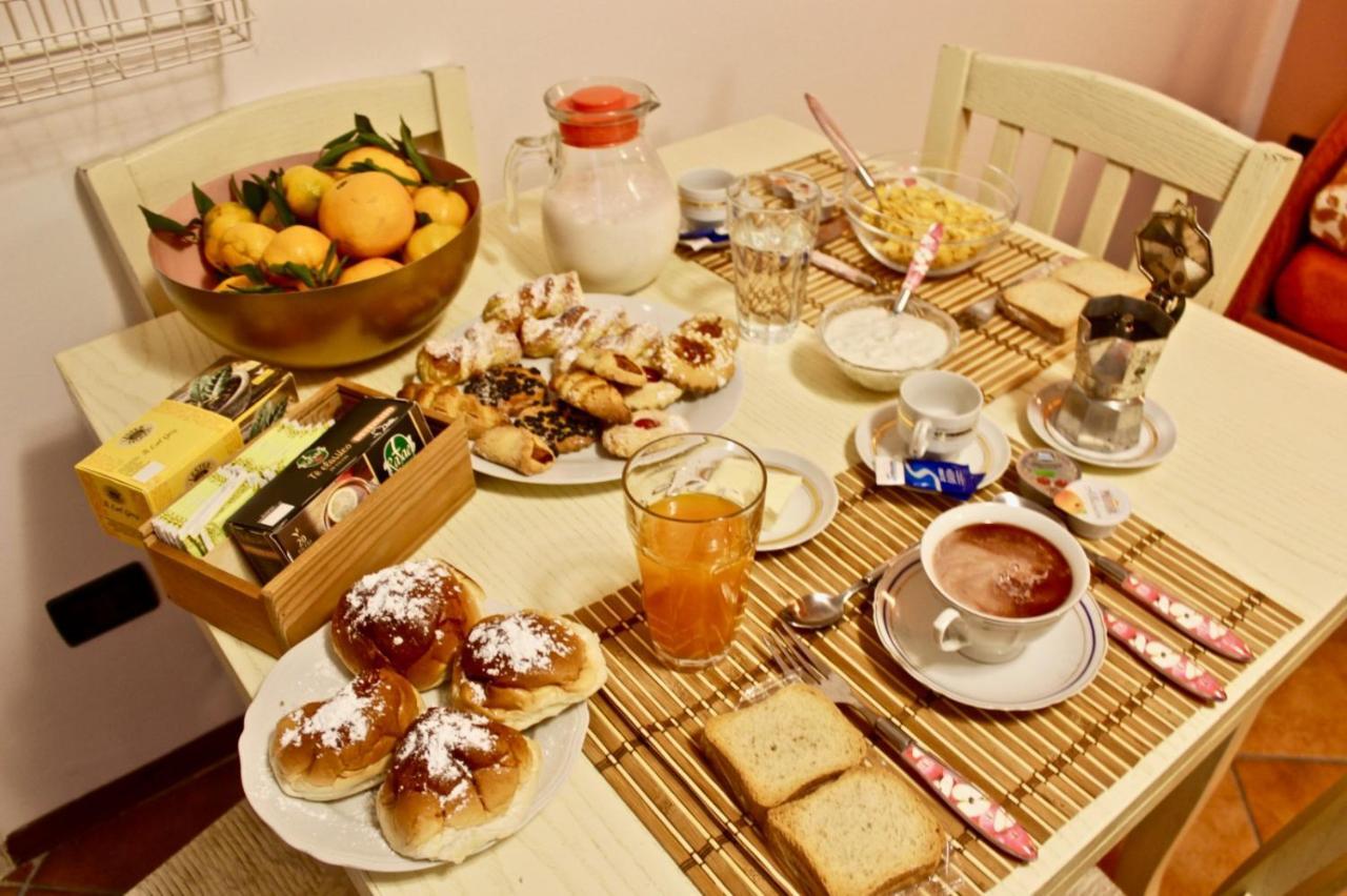 Vucciria 57 Locazione Turistica Nel Cuore Pulsante Della Movida! Apartment Palermo Luaran gambar